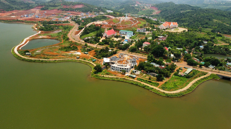 Nhiều công trình, dự án trọng điểm của tỉnh Đắk Nông đang được đồng loạt triển khai trên Khu đô thị Nghĩa Đức mở rộng.