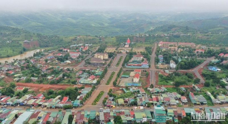 Luật Đất đai góp phần phát triển các công trình hạ tầng kỹ thuật, hạ tầng xã hội, nhà ở đô thị, tạo điều kiện cho đất đai tham gia vào thị trường bất động sản, tăng đáng kể nguồn thu cho ngân sách.