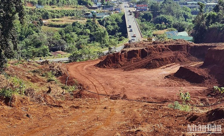 Do chưa có các mỏ đất quy hoạch được phê duyệt nên công tác quản lý khai thác khoáng sản là đất làm vật liệu đào đắp trên địa bàn Đắk Nông còn gặp nhiều khó khăn.