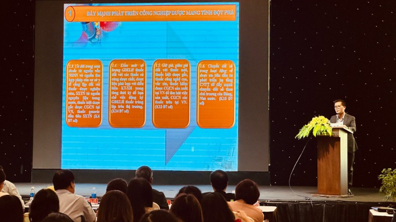 Thạc sĩ Nguyễn Thành Lâm trao đổi về những điểm mới của Luật sửa đổi, bổ sung một số điều của Luật Dược. Thạc sĩ Nguyễn Thành Lâm trao đổi về những điểm mới của Luật sửa đổi, bổ sung một số điều của Luật Dược.