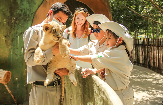 Những trải nghiệm gần gũi với thiên nhiên hấp dẫn cho bé. Những trải nghiệm gần gũi với thiên nhiên hấp dẫn cho bé.