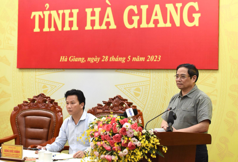 Thủ tướng Phạm Minh Chính phát biểu tại buổi làm việc với Ban Thường vụ Tỉnh ủy Hà Giang. (Ảnh: TRẦN HẢI) Thủ tướng Phạm Minh Chính phát biểu tại buổi làm việc với Ban Thường vụ Tỉnh ủy Hà Giang. (Ảnh: TRẦN HẢI)