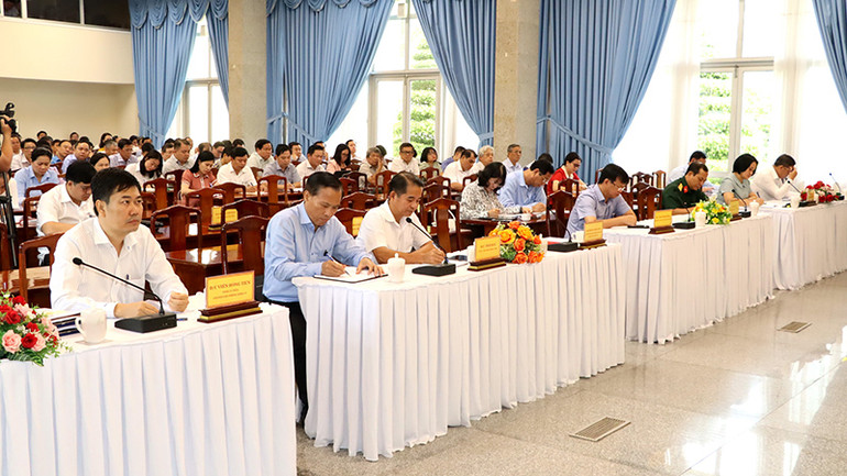 Các đại biểu tham dự hội nghị tại điểm cầu Trụ sở Tỉnh ủy Đồng Nai.