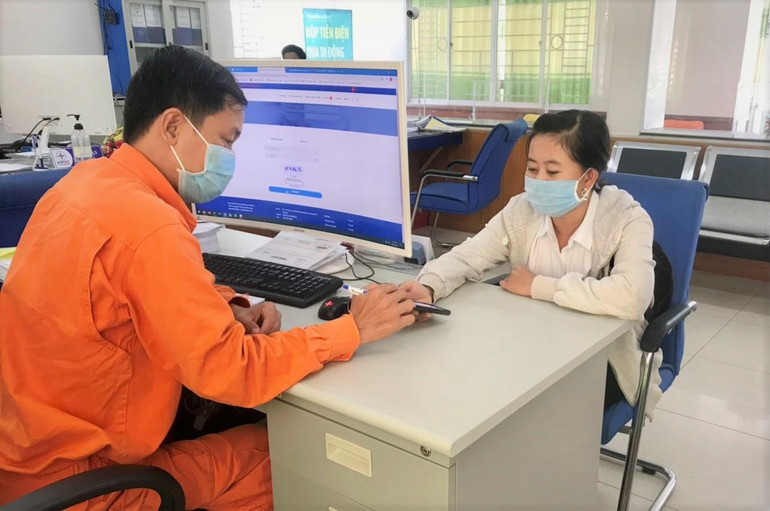 Hợp tác giữa EVNSPC và ACB nhằm triển khai đa dạng kênh thanh toán và nâng cao dịch vụ chăm sóc khách hàng sử dụng điện. Hợp tác giữa EVNSPC và ACB nhằm triển khai đa dạng kênh thanh toán và nâng cao dịch vụ chăm sóc khách hàng sử dụng điện.