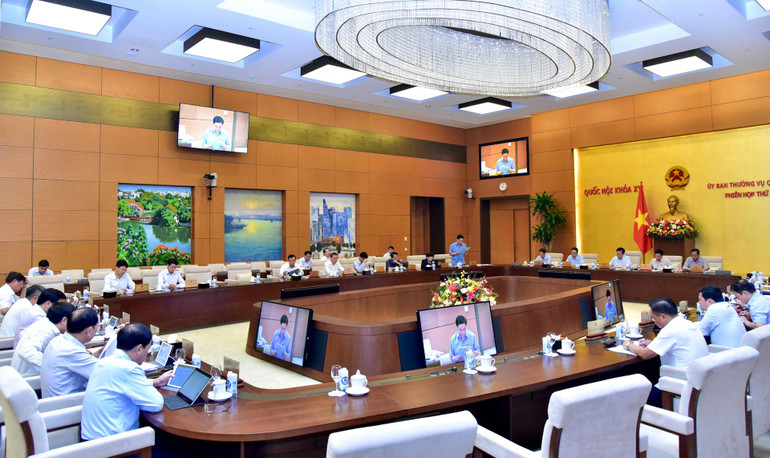 Quang cảnh phiên họp.