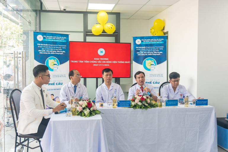 Buổi tọa đàm được tổ chức ngay tại không gian của Trung tâm tiêm chủng Vaccine.