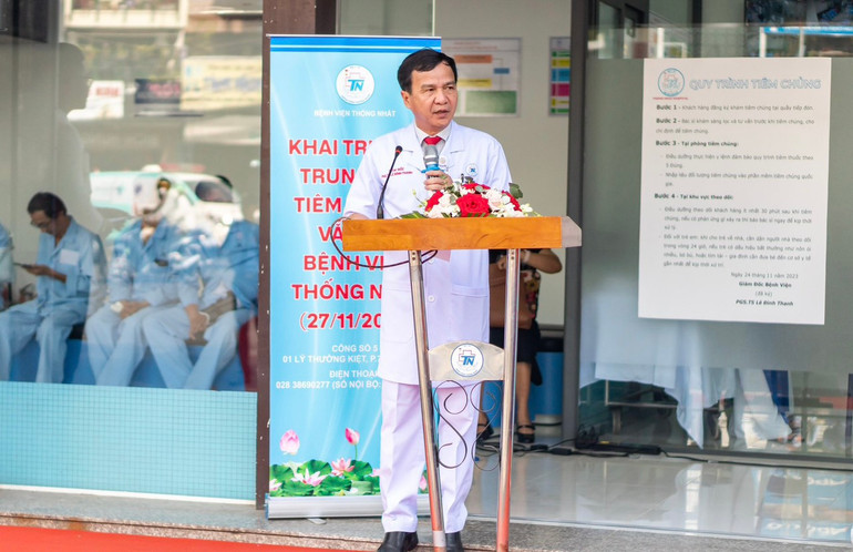 PGS Lê Đình Thanh, Giám đốc Bệnh viện Thống Nhất Thành phố Hồ Chí Minh phát biểu tại buổi lễ.