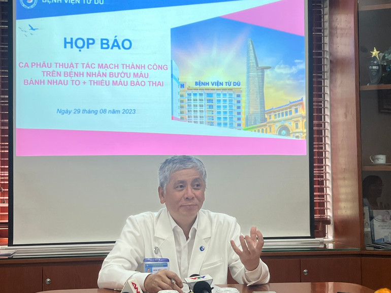 Bác sĩ CK 2 Trần Ngọc Hải, Giám đốc Bệnh viện Từ Dũ chia sẻ với báo chí. Bác sĩ CK 2 Trần Ngọc Hải, Giám đốc Bệnh viện Từ Dũ chia sẻ với báo chí.