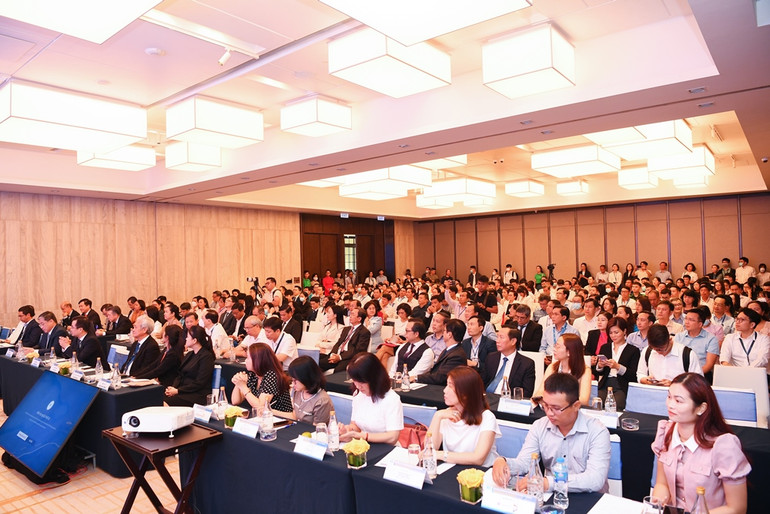Hội nghị thu hút gần 1.500 đại biểu tham dự.