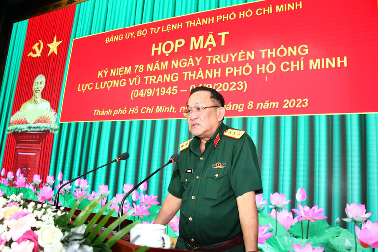 Thượng tướng Võ Minh Lương, Thứ trưởng Quốc phòng phát biểu tại buổi họp mặt.