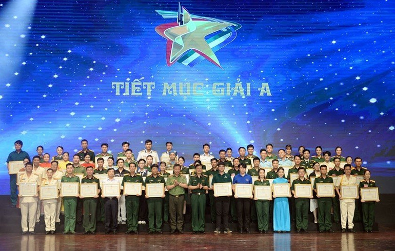 64 tiết mục đạt giải A là những tiết mục có sự chuẩn bị công phu, nghiêm túc, bố cục chặt chẽ, chủ đề tư tưởng rõ ràng, tính định hướng sâu sắc, tính nghệ thuật cao; tạo được ấn tượng mạnh mẽ, thu hút sự quan tâm theo dõi của công chúng.