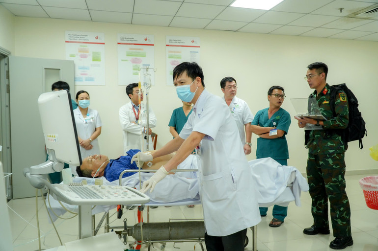 Bệnh nhân đang được tiếp tục điều trị chuyên sâu tại Bệnh viện. Bệnh nhân đang được tiếp tục điều trị chuyên sâu tại Bệnh viện.