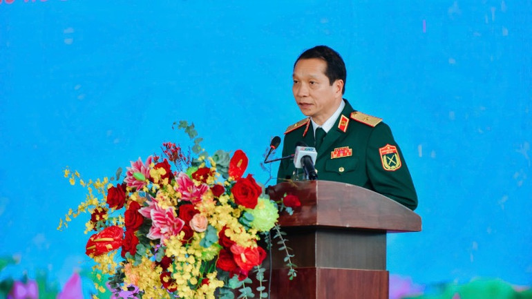 Thiếu tướng Trần Quốc Việt, Giám đốc Bệnh viện Quân y 175 phát biểu tại Buổi lễ.