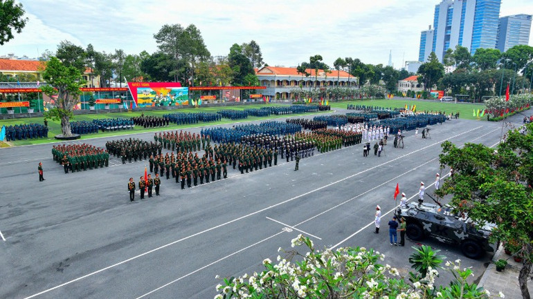 Quang cảnh buổi lễ. (Ảnh: HỮU TÂN)
