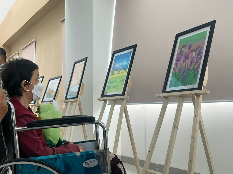 Triển lãm đã thu hút nhiều bệnh nhân theo dõi.