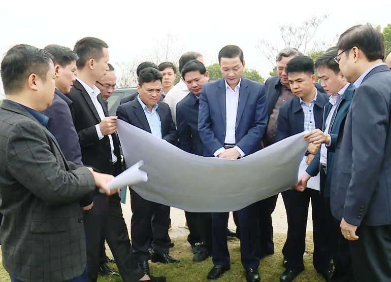 Lãnh đạo tỉnh Thanh Hóa cùng các ngành, địa phương khảo sát điểm thi công cầu Hoằng Đại trên đường vành đai 3, giảm lưu phương phương tiện giao thông qua thành phố Thanh Hóa và huyện Quảng Xương.