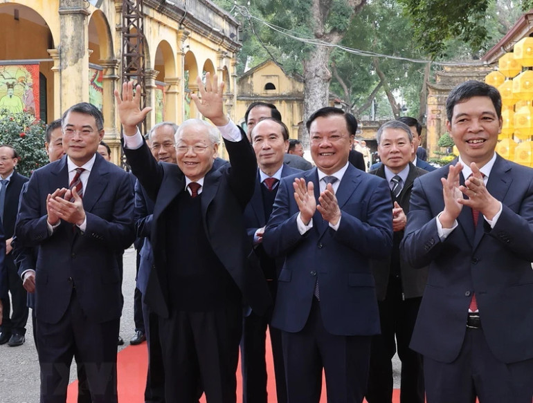 Tổng Bí thư Nguyễn Phú Trọng đến dâng hương tại Khu di tích Hoàng thành Thăng Long.