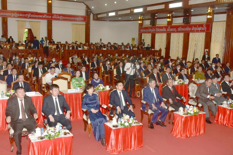 Đại biểu các tỉnh của Việt Nam và nước bạn Lào tham dự Lễ kỷ niệm tại tỉnh Luang Prabang.