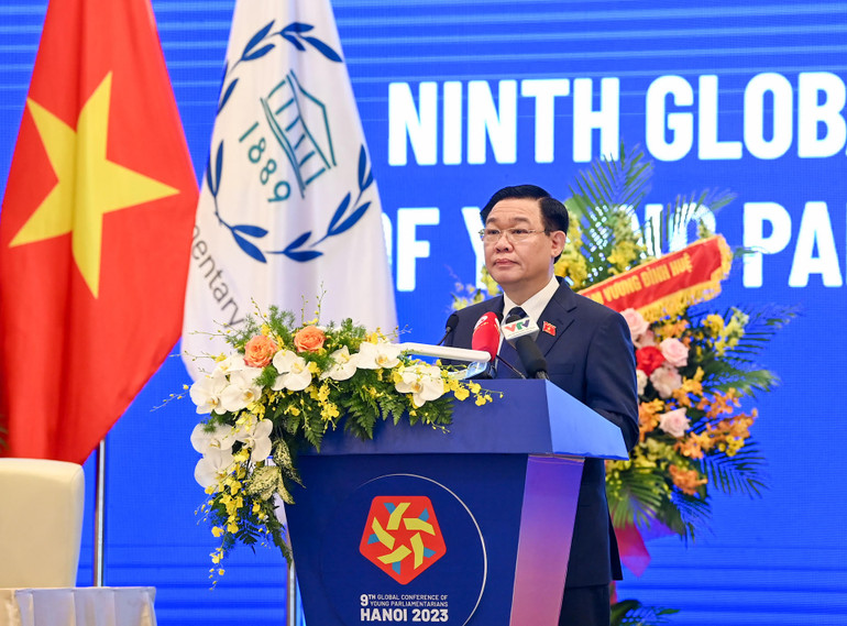 Chủ tịch Quốc hội Vương Đình Huệ phát biểu tại lễ khai mạc.