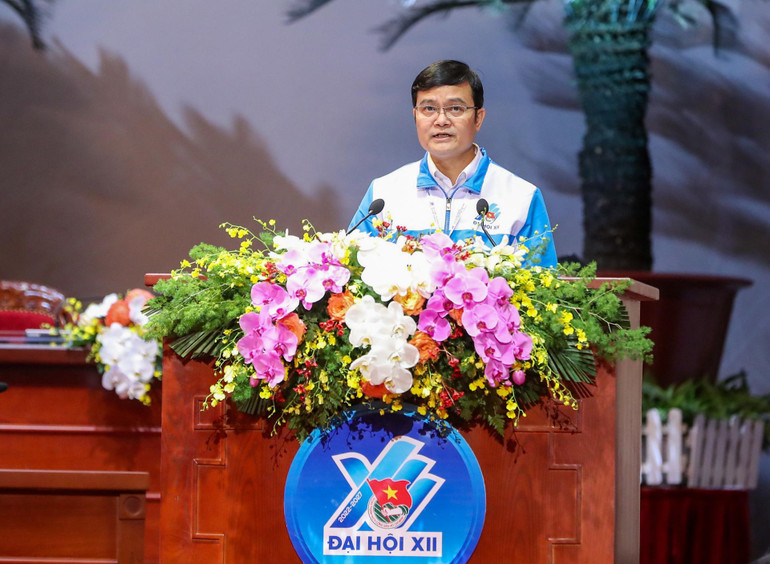 Đồng chí Bùi Quang Huy, Ủy viên dự khuyết Trung ương Đảng, Bí thư thứ nhất Trung ương Đoàn phát biểu tại đại hội.
