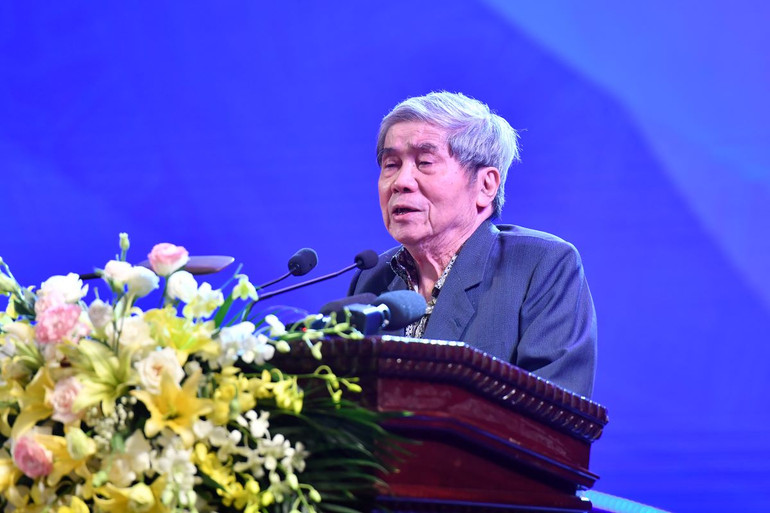 GS, NGND Hà Minh Đức phát biểu tại Lễ kỷ niệm.