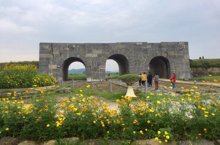 Cổng nam Thành nhà Hồ (ảnh Trung tâm bảo tồn Di sản Thành nhà Hồ cung cấp)