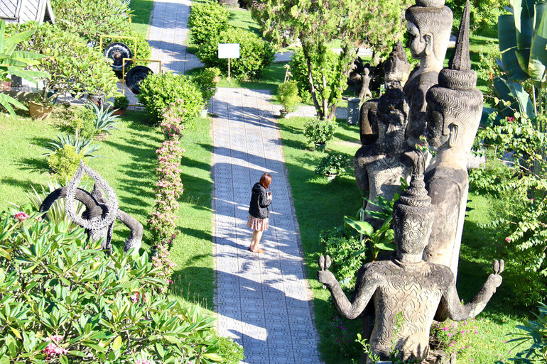 Dịch Covid-19 bùng phát khiến lượng khách du lịch của Lào sụt giảm mạnh trong hơn 2 năm qua, ảnh hưởng tiêu cực tới nền kinh tế Lào. (Ảnh: Trịnh Quốc Dũng)