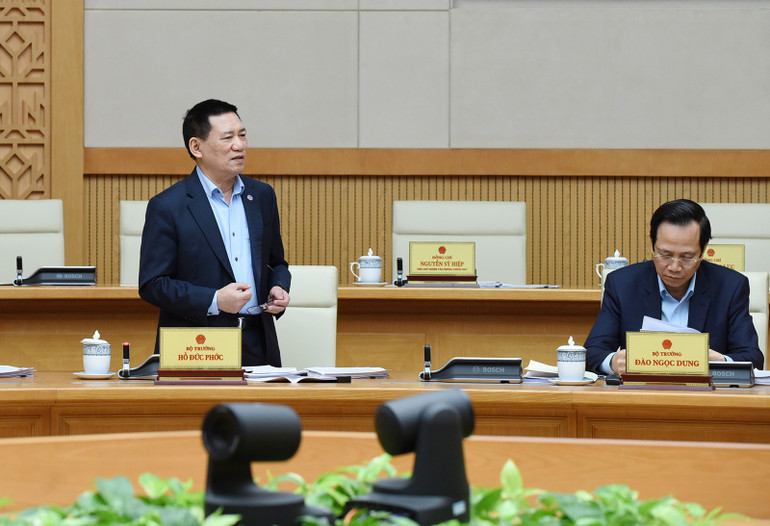 Bộ trưởng Tài chính Hồ Đức Phớc phát biểu.