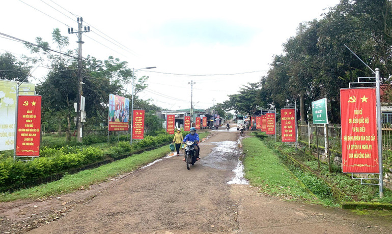 Nhờ thực hiện hiệu quả các đề án, chương trình đầu tư trong vùng đồng bào dân tộc thiểu số và miền núi nên bộ mặt nông thôn nhiều xã vùng dân tộc thiểu số ở Đắk Lắk có sự chuyển biến tích cực.