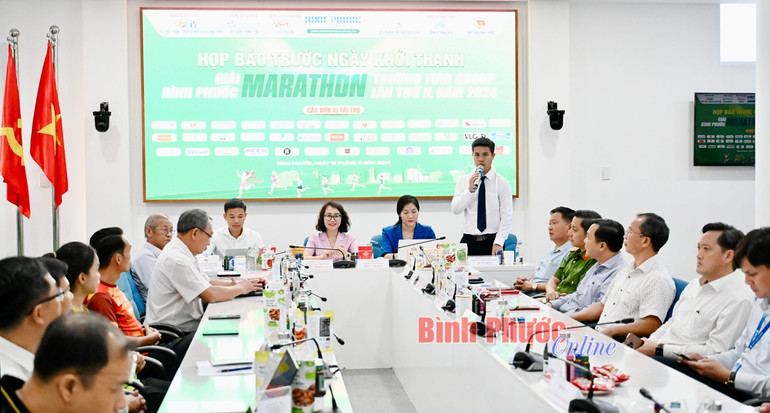 Giám đốc Truyền thông Tập đoàn Trường Tươi Lê Văn Bình cam kết tiếp tục đồng hành với Giải Bình Phước marathon - Trường Tươi Group trong những năm tiếp theo để góp phần lan tỏa phong trào chạy bộ trong cộng đồng. Giám đốc Truyền thông Tập đoàn Trường Tươi Lê Văn Bình cam kết tiếp tục đồng hành với Giải Bình Phước marathon - Trường Tươi Group trong những năm tiếp theo để góp phần lan tỏa phong trào chạy bộ trong cộng đồng.