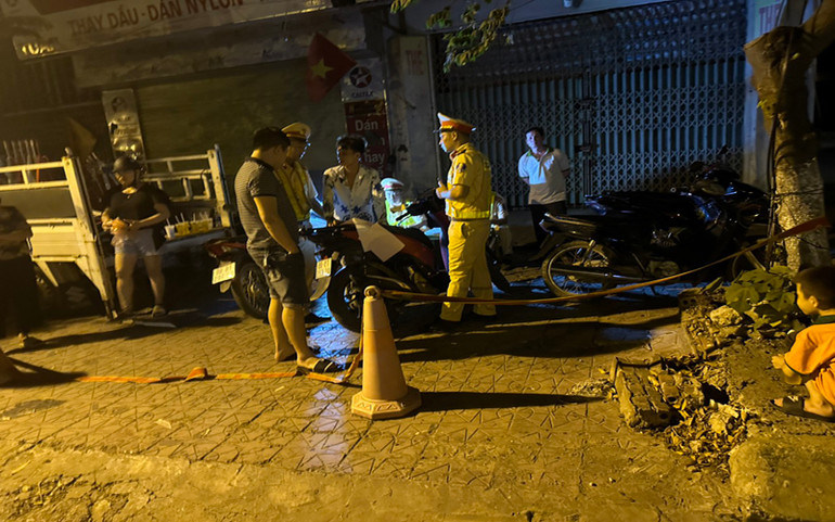 Lực lượng Cảnh sát giao thông thành phố Vĩnh Yên tăng cường tuần tra, xử lý vi phạm buổi tối. Lực lượng Cảnh sát giao thông thành phố Vĩnh Yên tăng cường tuần tra, xử lý vi phạm buổi tối.