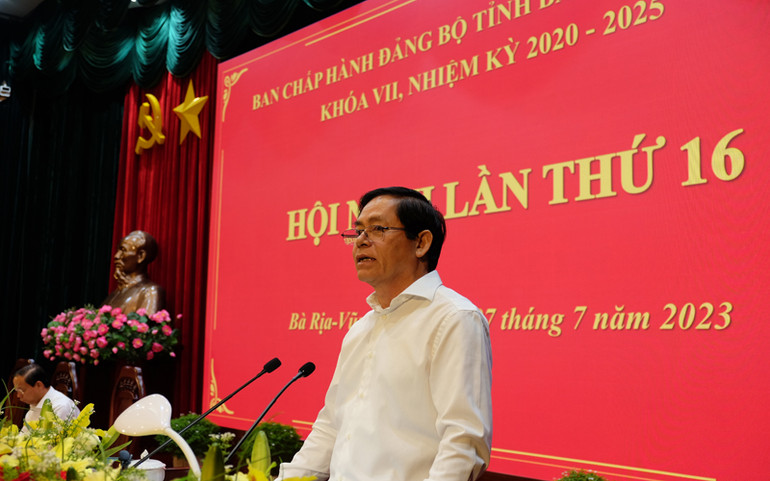 Đồng chí Phạm Viết Thanh Ủy viên Trung ương Đảng, Bí thư Tỉnh ủy tỉnh Bà Rịa-Vũng Tàu phát biểu tại hội nghị.