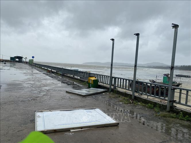 Bão số 2 đổ bộ gây thiệt hại tại Cô Tô, Quảng Ninh.