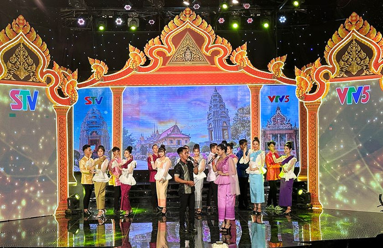 Song ca bài “Em là đóa hoa nông thôn mới” của đơn vị Sóc Trăng.