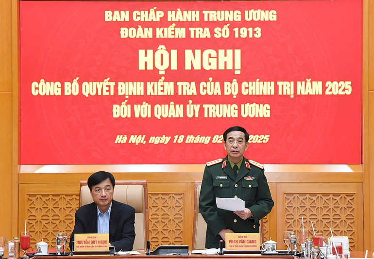 Đại tướng Phan Văn Giang phát biểu tại hội nghị.