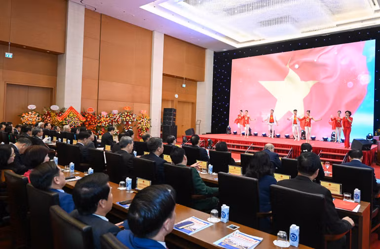 Quang cảnh Lễ kỷ niệm 20 năm Ngày thành lập Ban Dân nguyện. Quang cảnh Lễ kỷ niệm 20 năm Ngày thành lập Ban Dân nguyện.