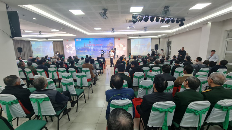 Quang cảnh buổi gặp mặt, tọa đàm kỷ niệm 56 năm Ngày Thiết lập quan hệ ngoại giao Việt Nam-Campuchia; 44 năm Ngày Chiến thắng chiến tranh biên giới Tây Nam bảo vệ tổ quốc và cùng quân dân Campuchia chiến thắng Chế độ diệt chủng Pôn-pôt lêng-sa-ry.