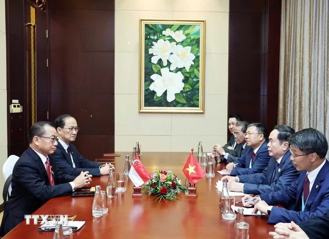 Chủ tịch Quốc hội Trần Thanh Mẫn gặp Chủ tịch Quốc hội Singapore Seah Kian Peng.