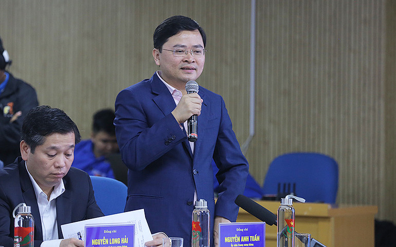 Đồng chí Nguyễn Anh Tuấn chia sẻ về công tác cán bộ trẻ.