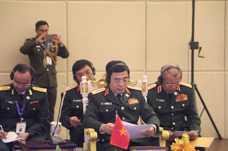 Bộ trưởng Phan Văn Giang tại Hội nghị ADMM Hẹp, sáng 22/11.