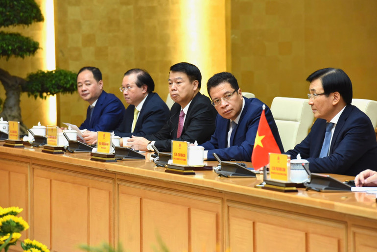 Các thành viên chính phủ Việt Nam tại buổi hội kiến với Chủ tịch Duma Quốc gia Quốc hội Liên bang Nga V.V. Volodin.