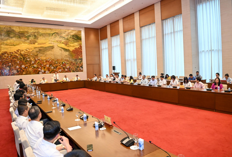 Quang cảnh cuộc gặp mặt tại Nhà Quốc hội.