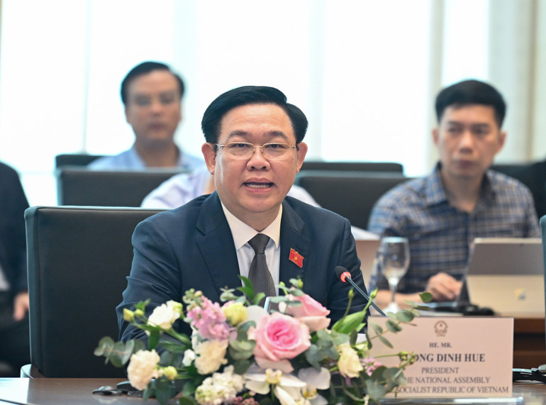 Chủ tịch Quốc hội Vương Đình Huệ phát biểu mở đầu buổi tiếp đoàn doanh nghiệp USABC. Chủ tịch Quốc hội Vương Đình Huệ phát biểu mở đầu buổi tiếp đoàn doanh nghiệp USABC.