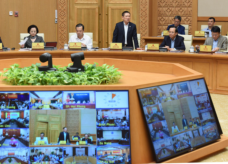 Bộ trưởng Tài chính Hồ Đức Phớc phát biểu. Bộ trưởng Tài chính Hồ Đức Phớc phát biểu.