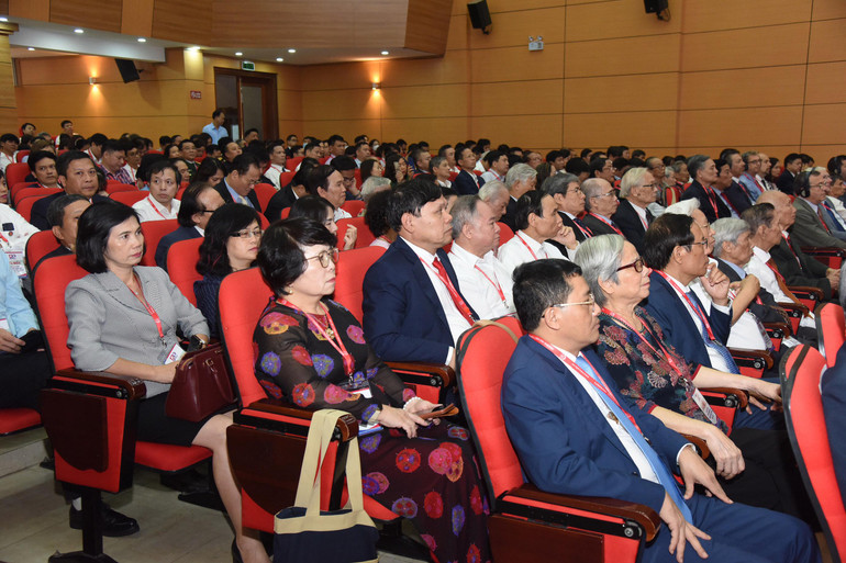 Các đại biểu tham dự hội nghị.