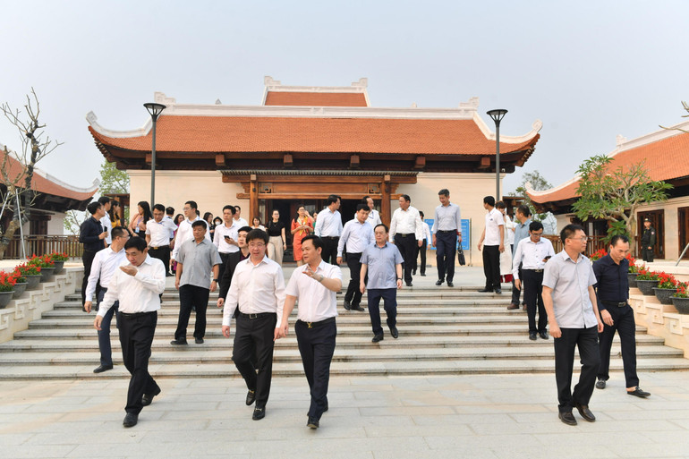 Đền thờ các Anh hùng liệt sĩ hy sinh tại chiến trường Điện Biên Phủ.