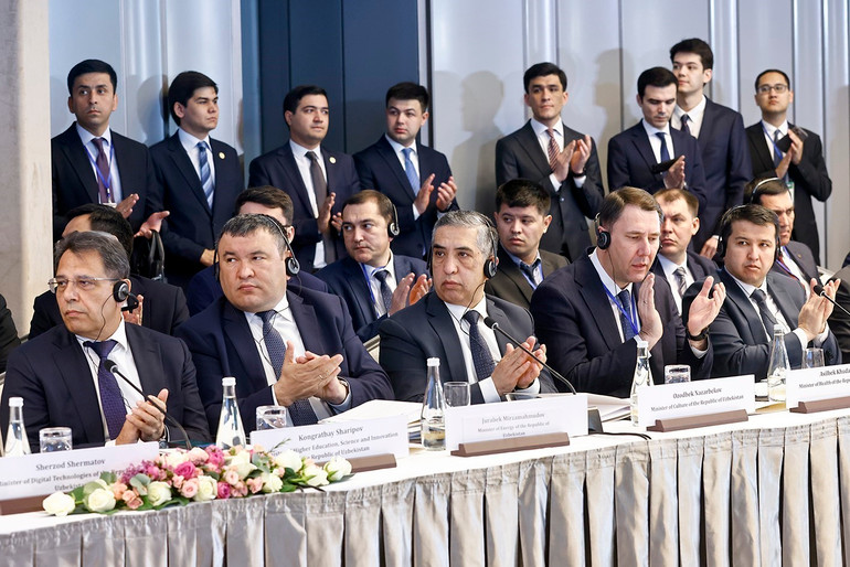 Đại biểu dự Tọa đàm doanh nghiệp Uzbekistan-Việt Nam.