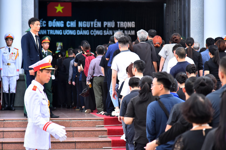 Những tình cảm đặc biệt mà người dân cả nước dành cho Tổng Bí thư.