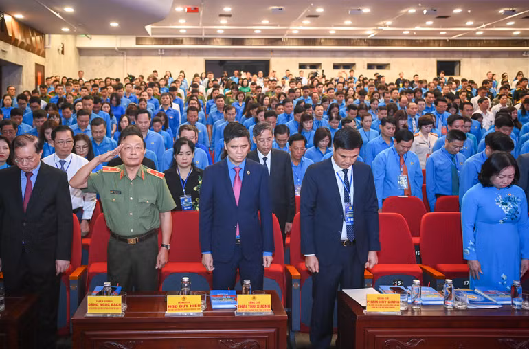 Các đại biểu mặc niệm Tổng Bí thư Nguyễn Phú Trọng.