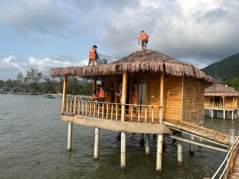 Chính quyền thành phố Phú Quốc cưỡng chế một công trình xây dựng trái phép trên đất do Nhà nước quản lý.